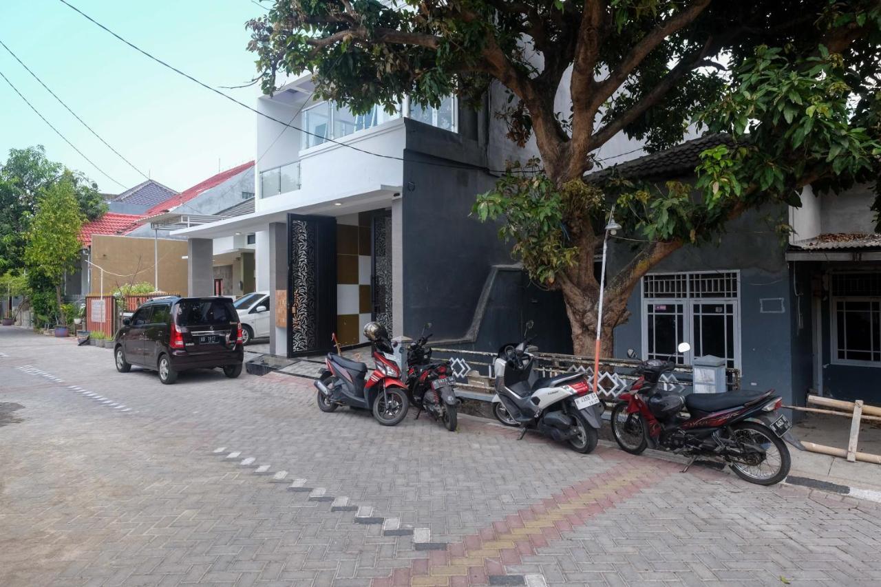 Готель Reddoorz Syariah @ Tlogosari Semarang Alastuwo Екстер'єр фото