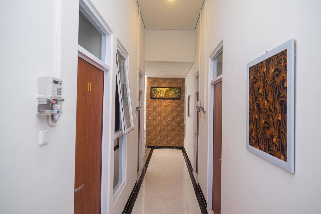 Готель Reddoorz Syariah @ Tlogosari Semarang Alastuwo Екстер'єр фото
